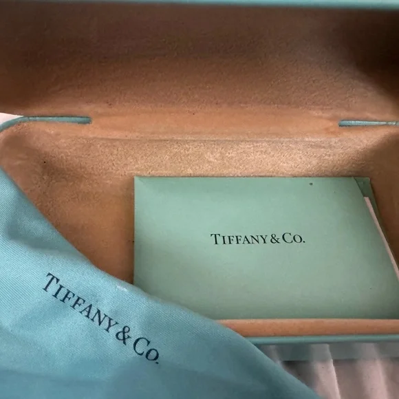 Tiffany & Co. Signature Blue Box - Picture 4 of 4